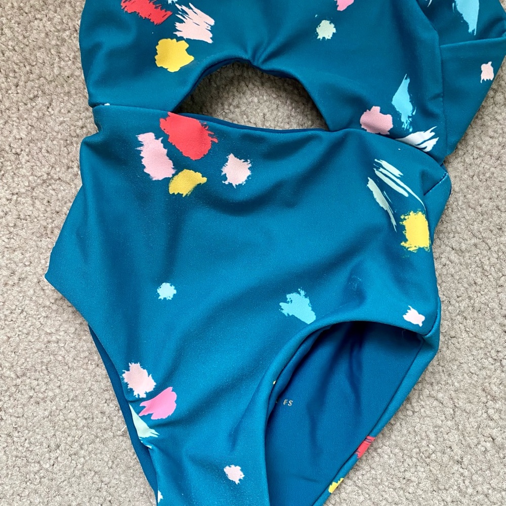 Olivia and Ocean Baby Girls Swimsuit SZ 6-12 Months - Picture 3 of 4